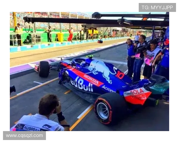 F1赛季最新动态:顶级车队竞争激烈 新规则引发车手挑战 F1赛季最新动态:顶级车队竞争激烈 新规则引发车手挑战