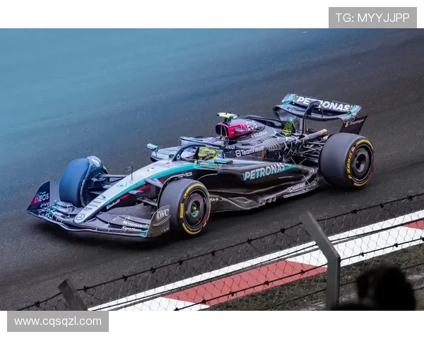 F1新赛季展开激烈角逐 红牛车队继续主宰赛场奔驰梅赛德斯寻求突破 F1新赛季展开激烈角逐 红牛车队继续主宰赛场奔驰梅赛德斯寻求突破